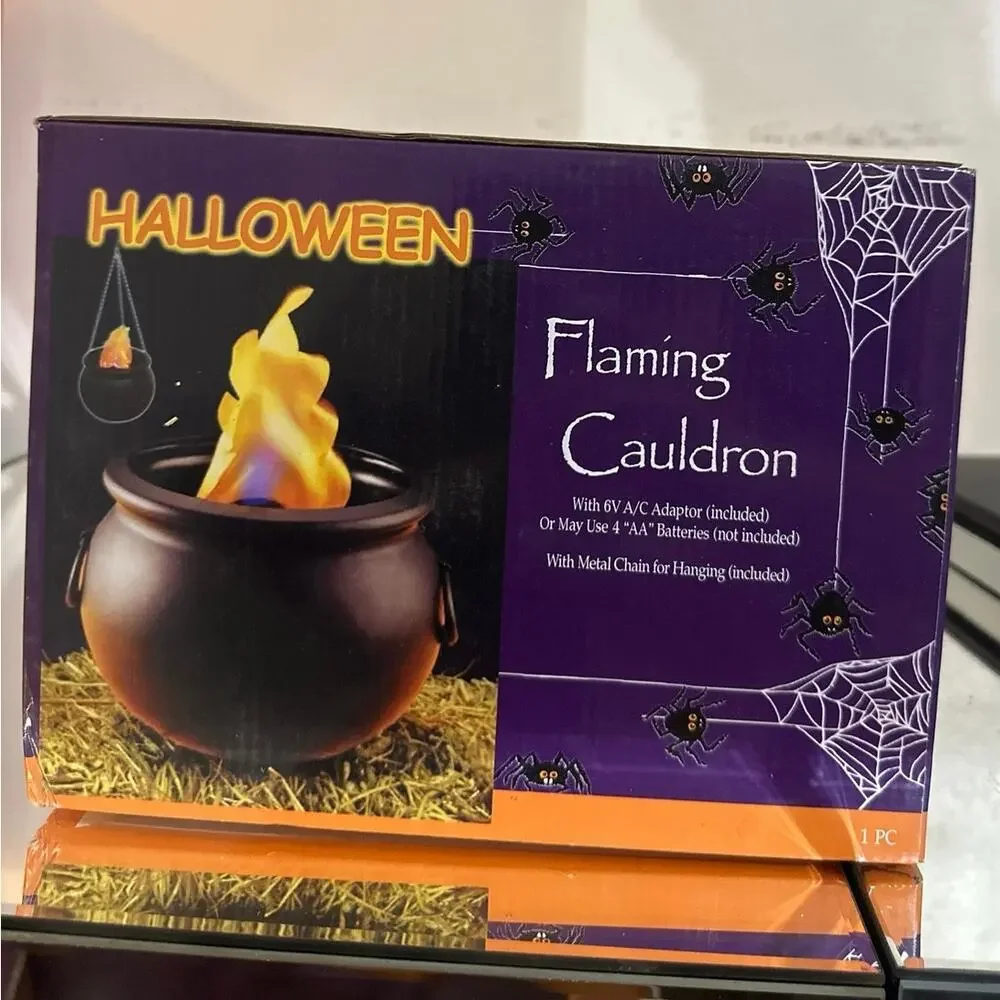 Holloween Flaming Cauldron with 6V adaptor or 4 AA batteries ( not included) NWT